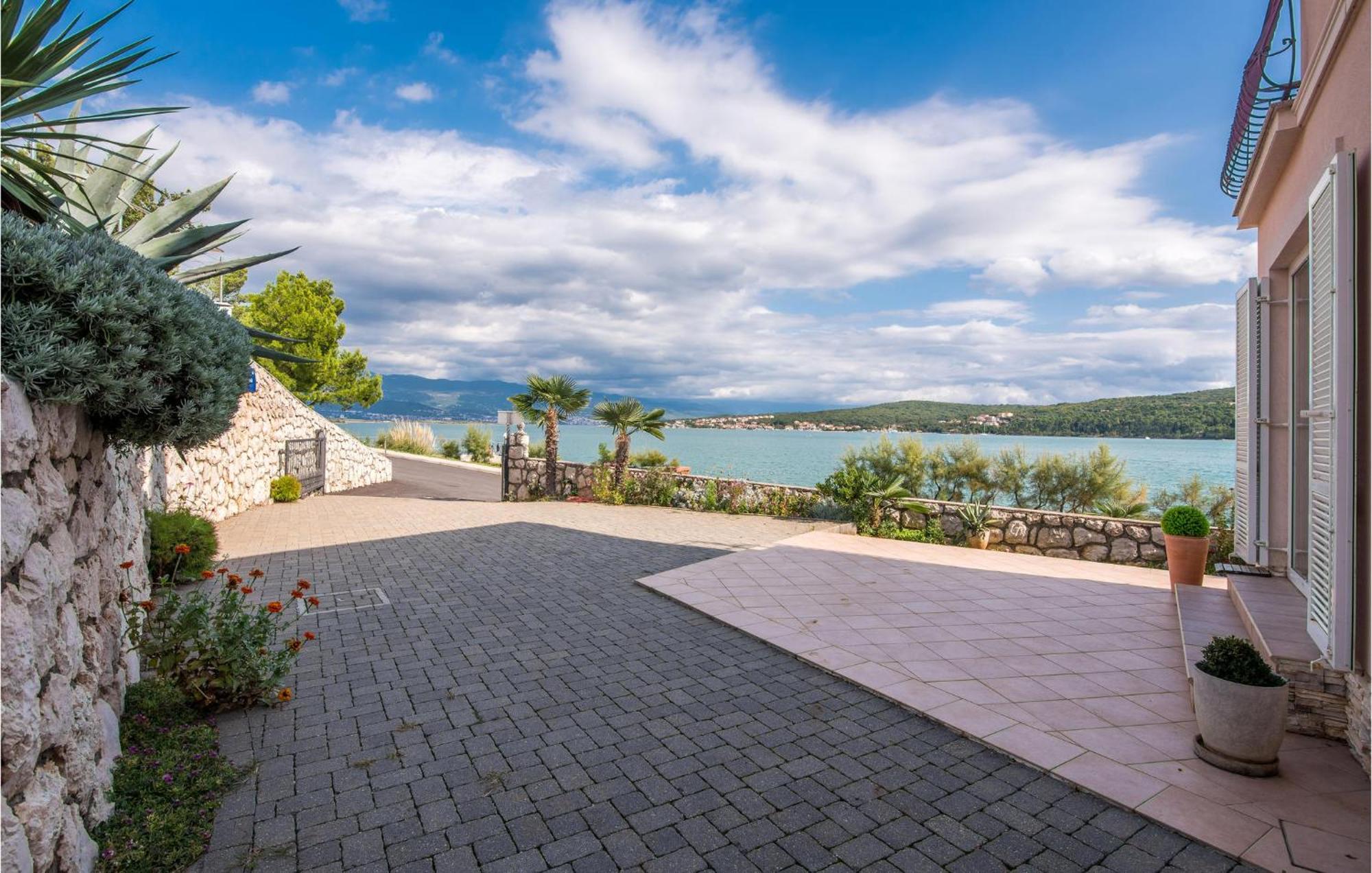 Gorgeous Apartment In Cizici With House Sea View Dış mekan fotoğraf